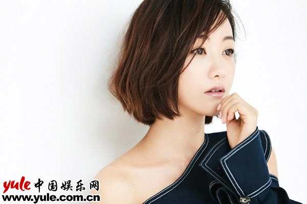 杨蓉最新写真集，展现魅力四溢的时尚风采