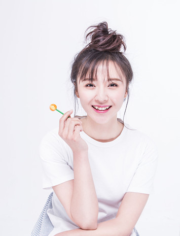 女演员刘婧独家探秘，繁华背后的特色小巷探秘之旅